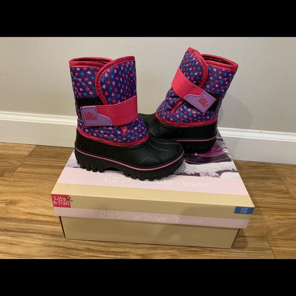 Toddler heart snow boots